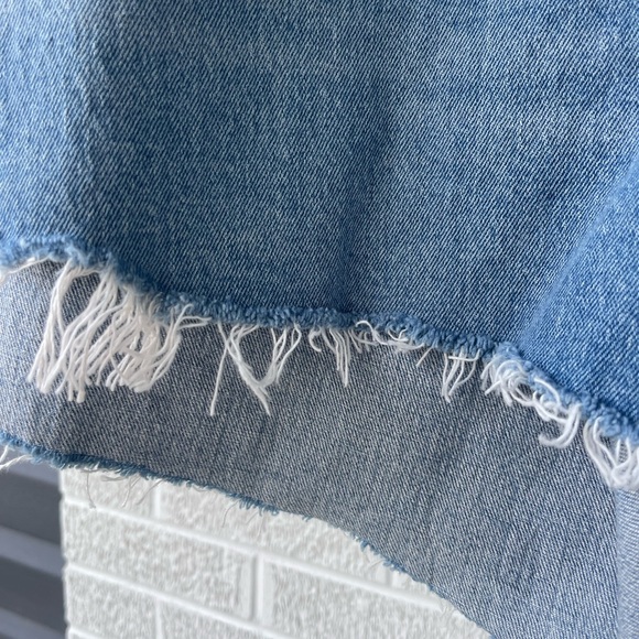 Abercrombie and Fitch Women’s The Baggy Short mid rise New NWT size 37/24 frayed - Picture 4 of 5